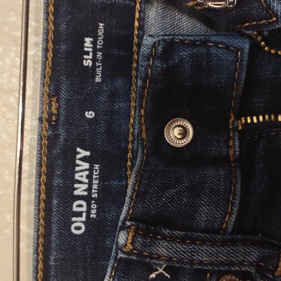 USED OLD NAVY DISTRESSED BOYS SIZE 6 SLIM BUILT IN TOUGH BLUE JEANS - Picture 2 of 8